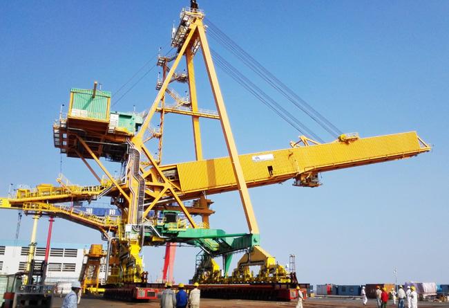 散粮港机设备-装船机